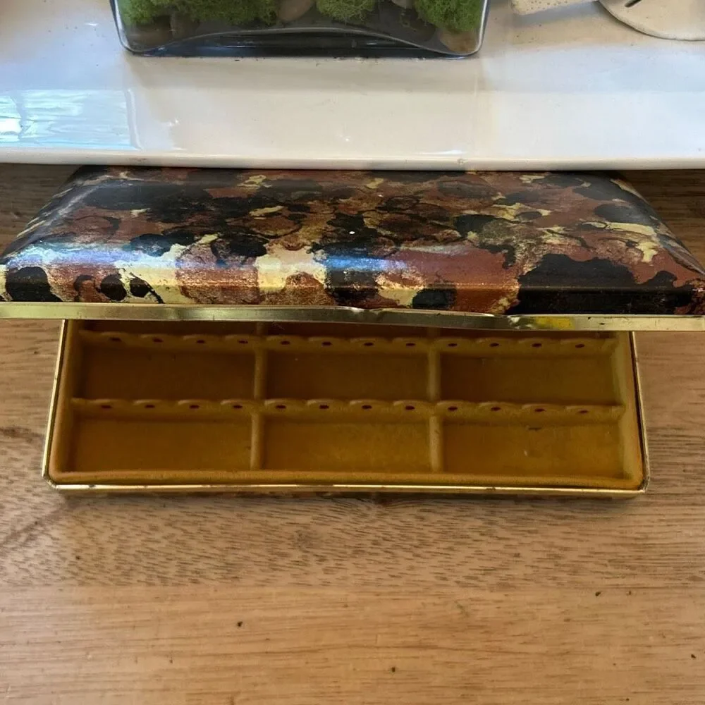 Vintage Black velvet jewelry box ring case.